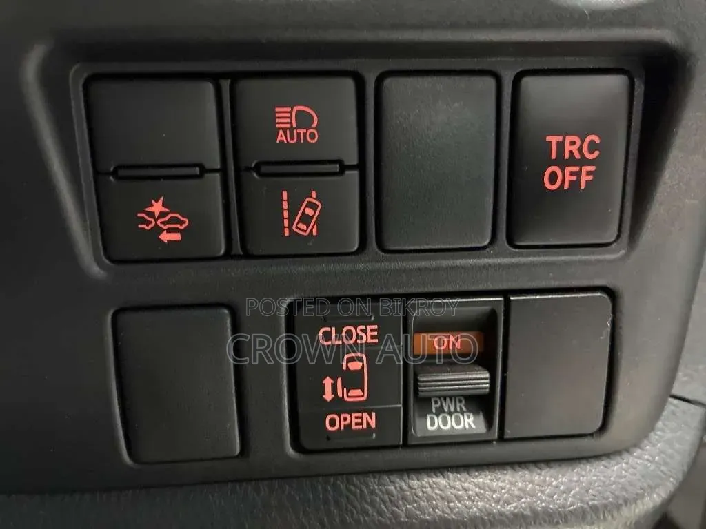 Toyota Noah 2021 Pearl
