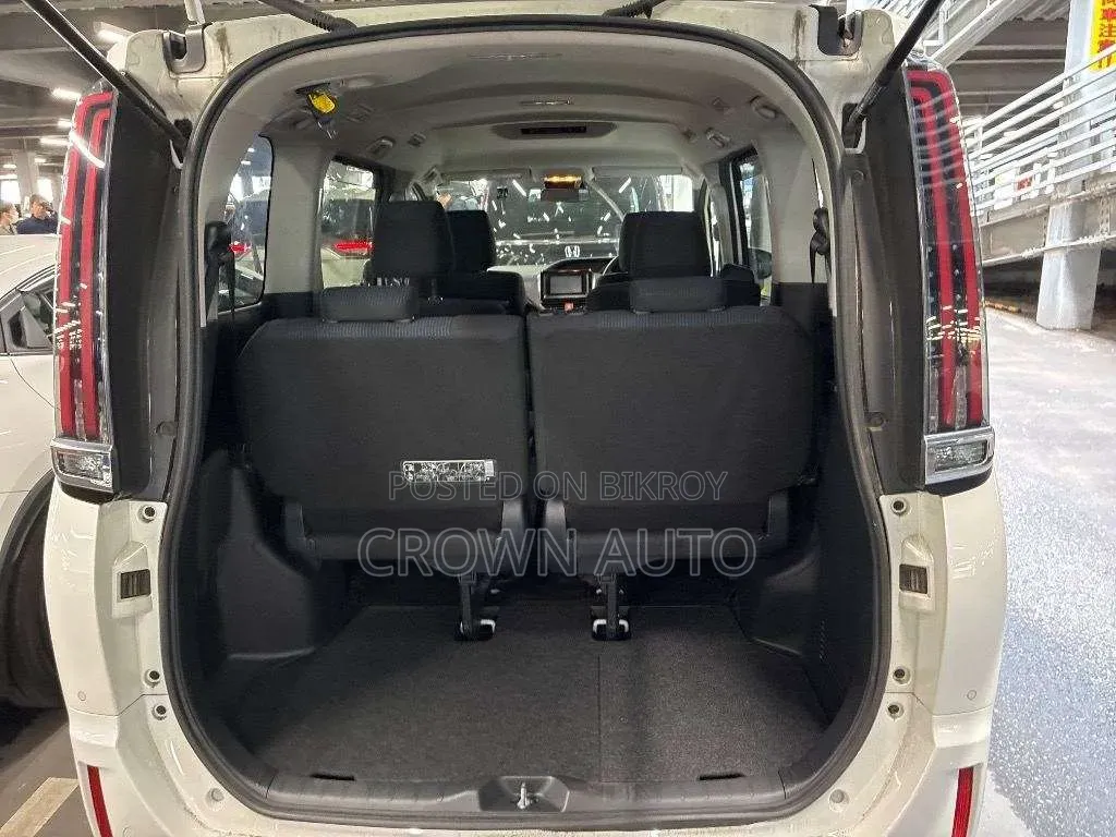 Toyota Noah 2021 Pearl
