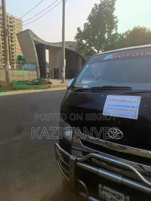 Toyota HiAce 2005 Black