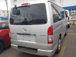 Toyota HiAce 2021 Silver