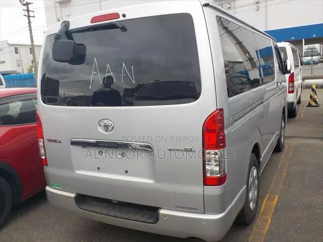 Toyota HiAce 2021 Silver