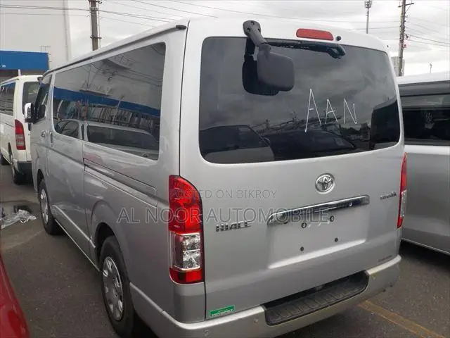 Toyota HiAce 2021 Silver