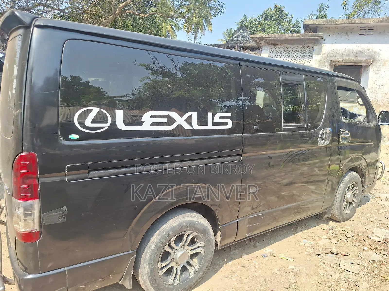 Toyota HiAce 2005 Black