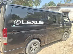 Toyota HiAce 2005 Black