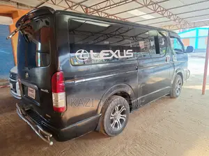 Toyota HiAce 2005 Black