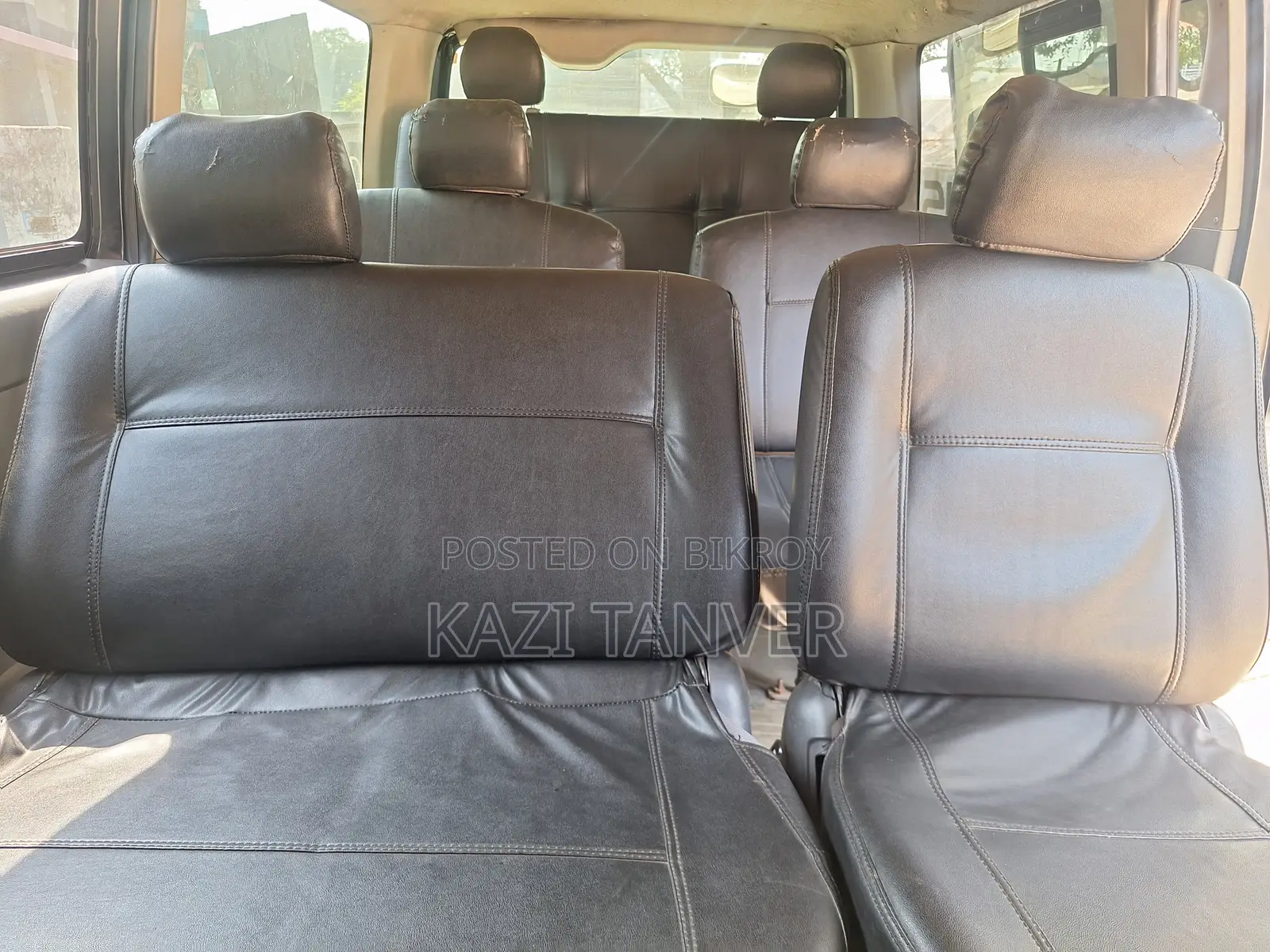 Toyota HiAce 2005 Black
