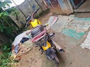 Honda XL 125 2011 Yellow