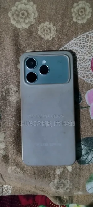 Tecno Spark 40 128 GB Silver