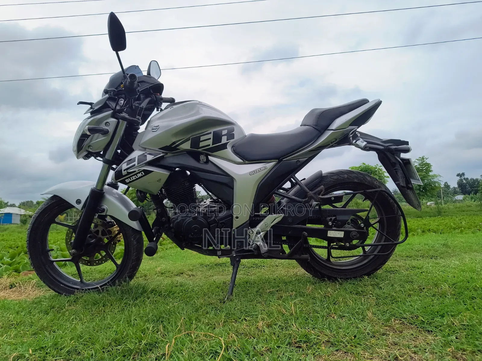 সুজুকি জিক্সার মনোটোন ২০২৩ সিলভার