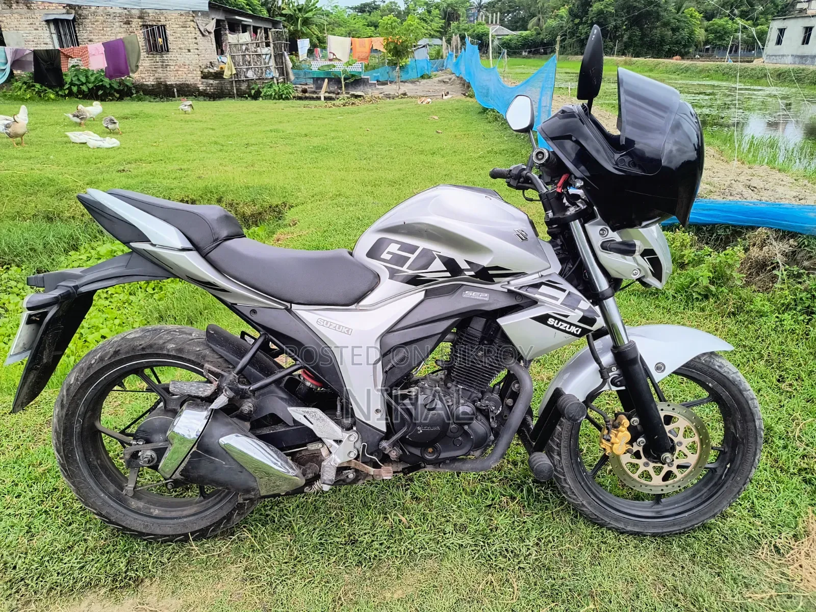 সুজুকি জিক্সার মনোটোন ২০২৩ সিলভার