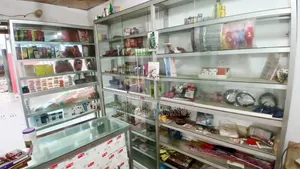 কসমেটিকস শপ ডেকোরেশন এবং মালামাল বিক্রয়
