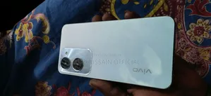 Vivo Y18 128 GB Blue