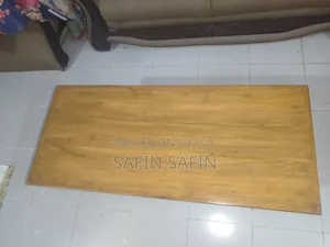 একদম নতুনের মতো টি-টেবিল — সাশ্রয়ী মূল্যে বিক্রি হবে"