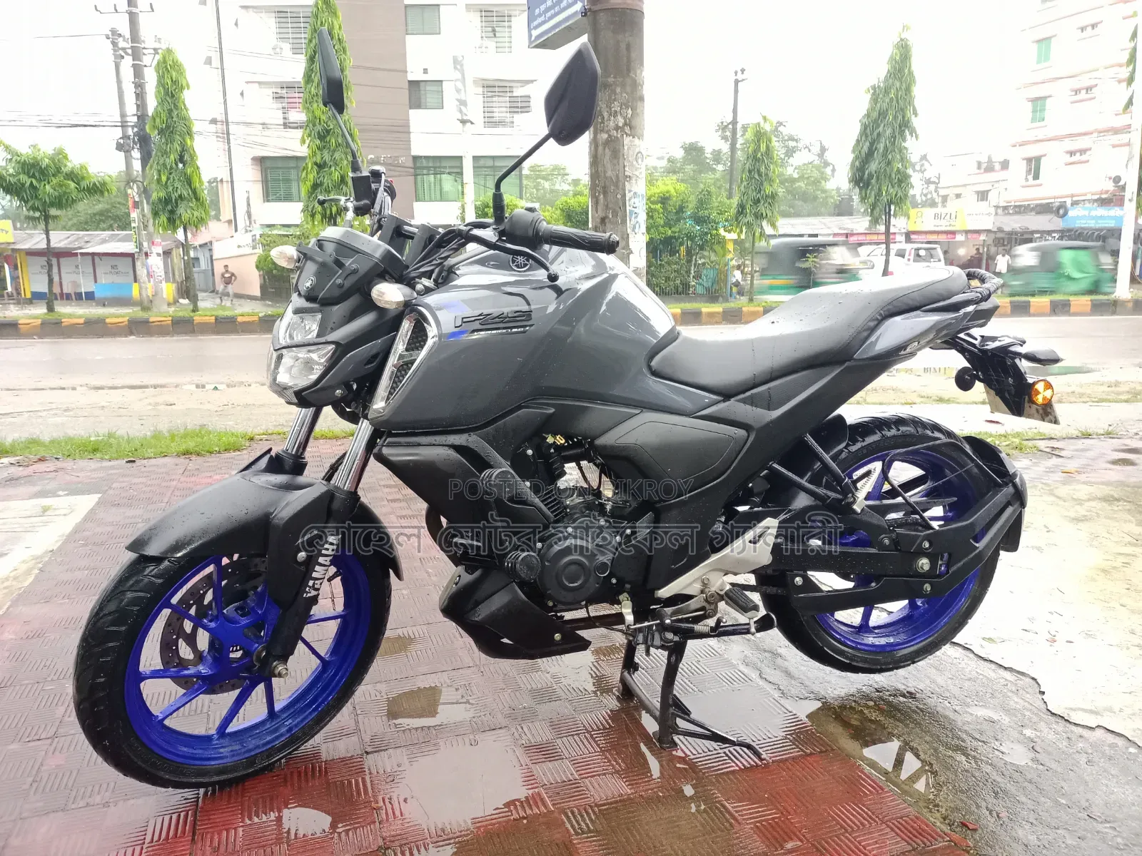 Yamaha FZS V3 2025 Silver
