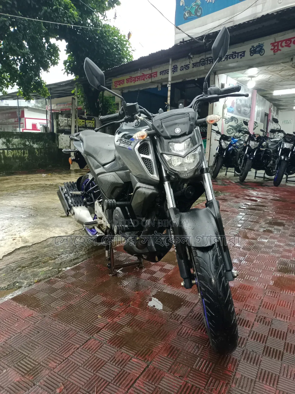 Yamaha FZS V3 2025 Silver