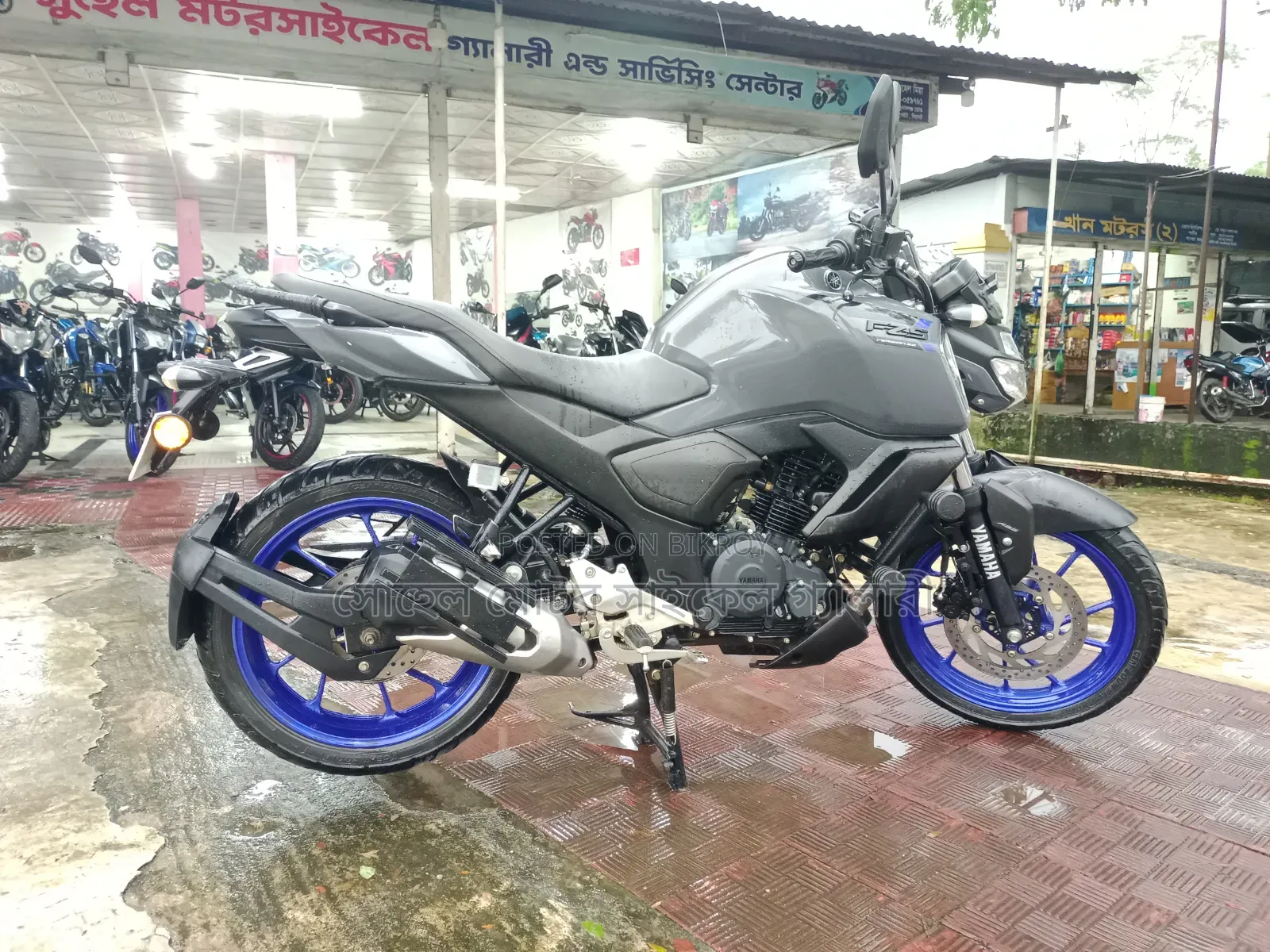 Yamaha FZS V3 2025 Silver