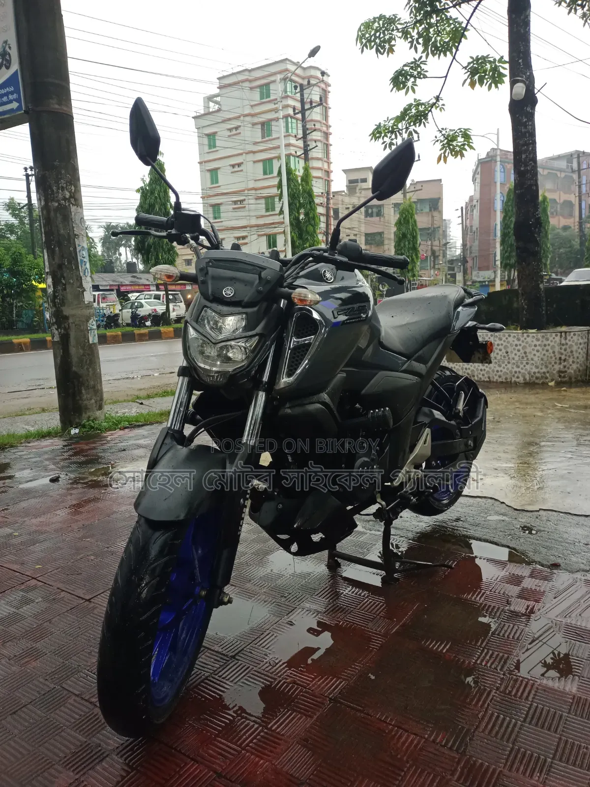 Yamaha FZS V3 2025 Silver