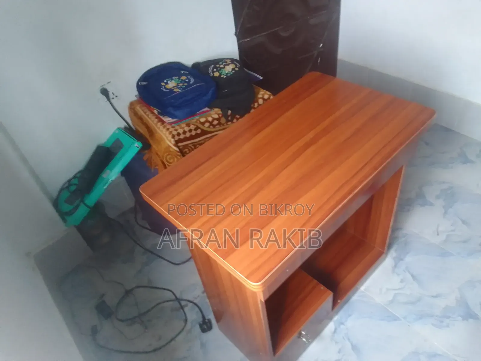 Computer table for sale