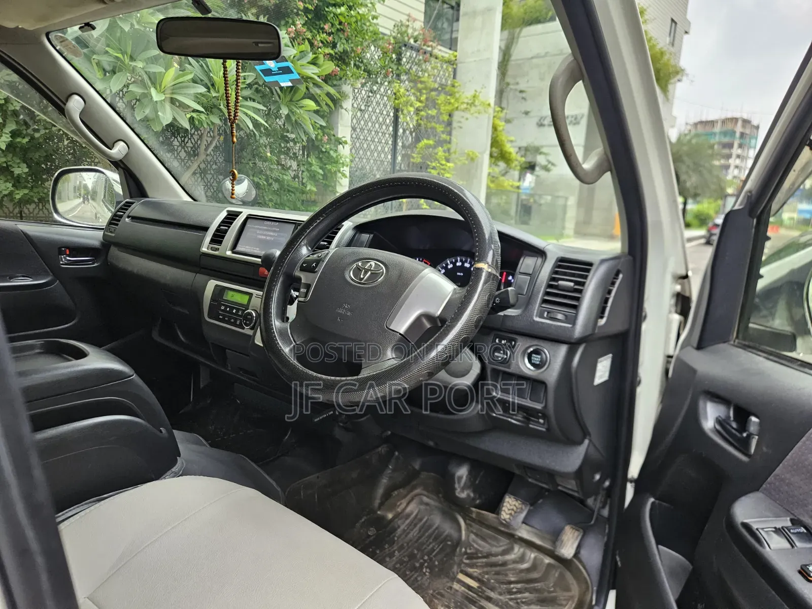 New Toyota Noah 2017 Pearl