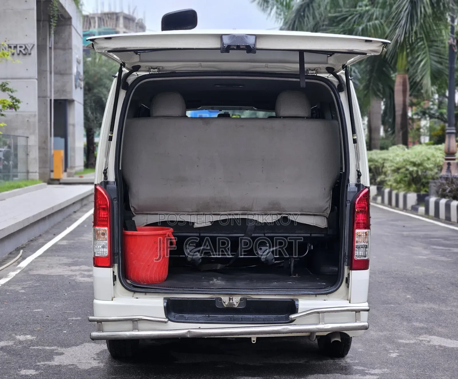 New Toyota Noah 2017 Pearl