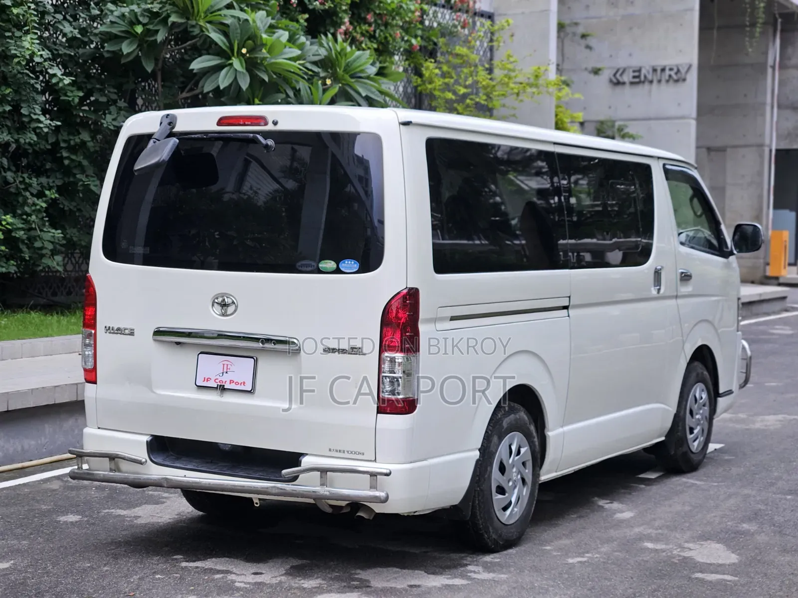 New Toyota Noah 2017 Pearl