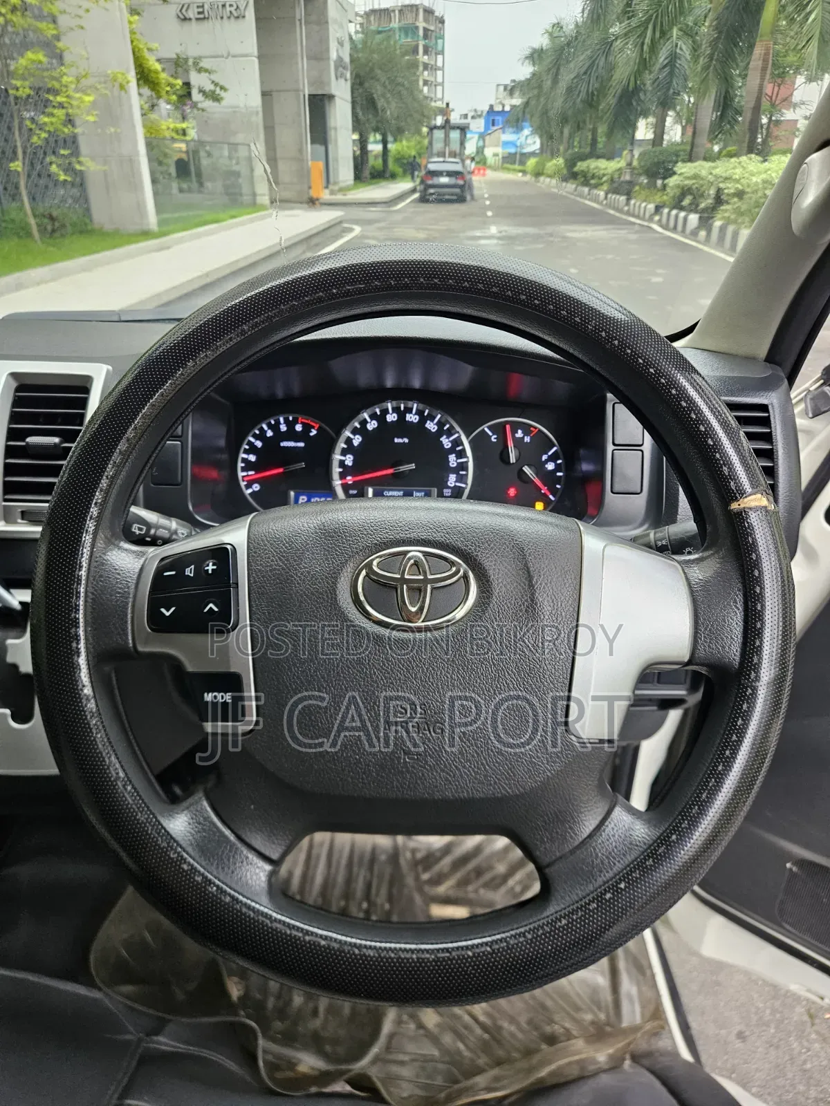 New Toyota Noah 2017 Pearl