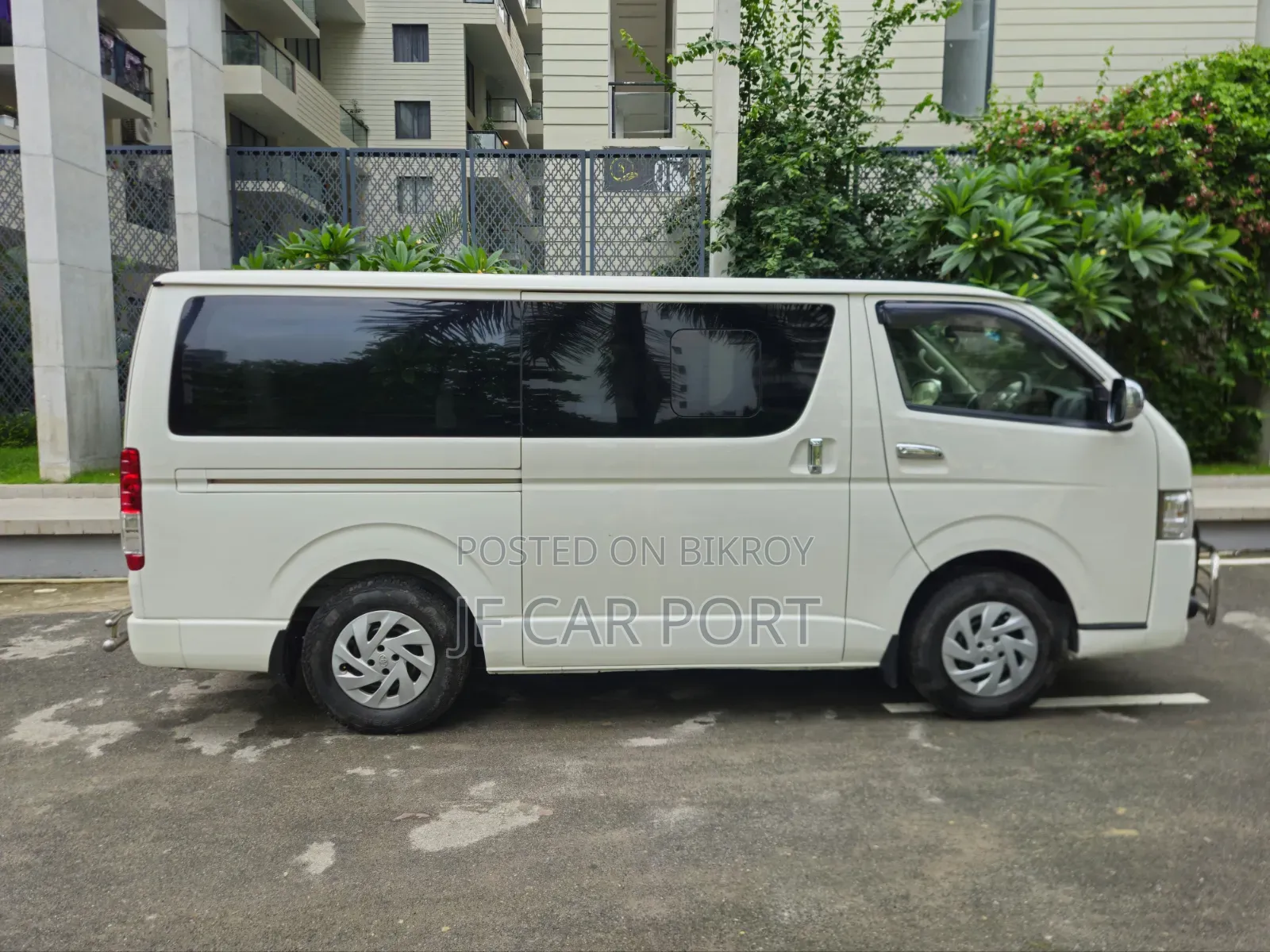 New Toyota Noah 2017 Pearl