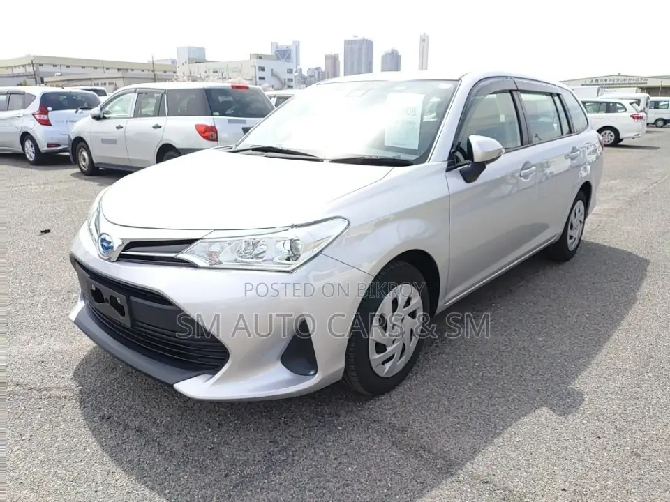 Toyota Corolla Fielder 1.5 Hybrid FWD 2021 Silver