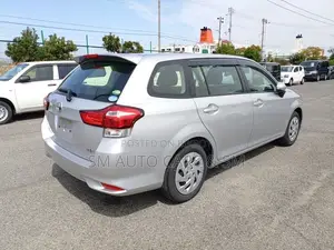 Toyota Corolla Fielder 1.5 Hybrid FWD 2021 Silver