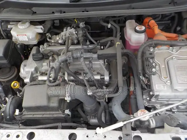 Toyota Corolla Fielder 1.5 Hybrid FWD 2021 Silver