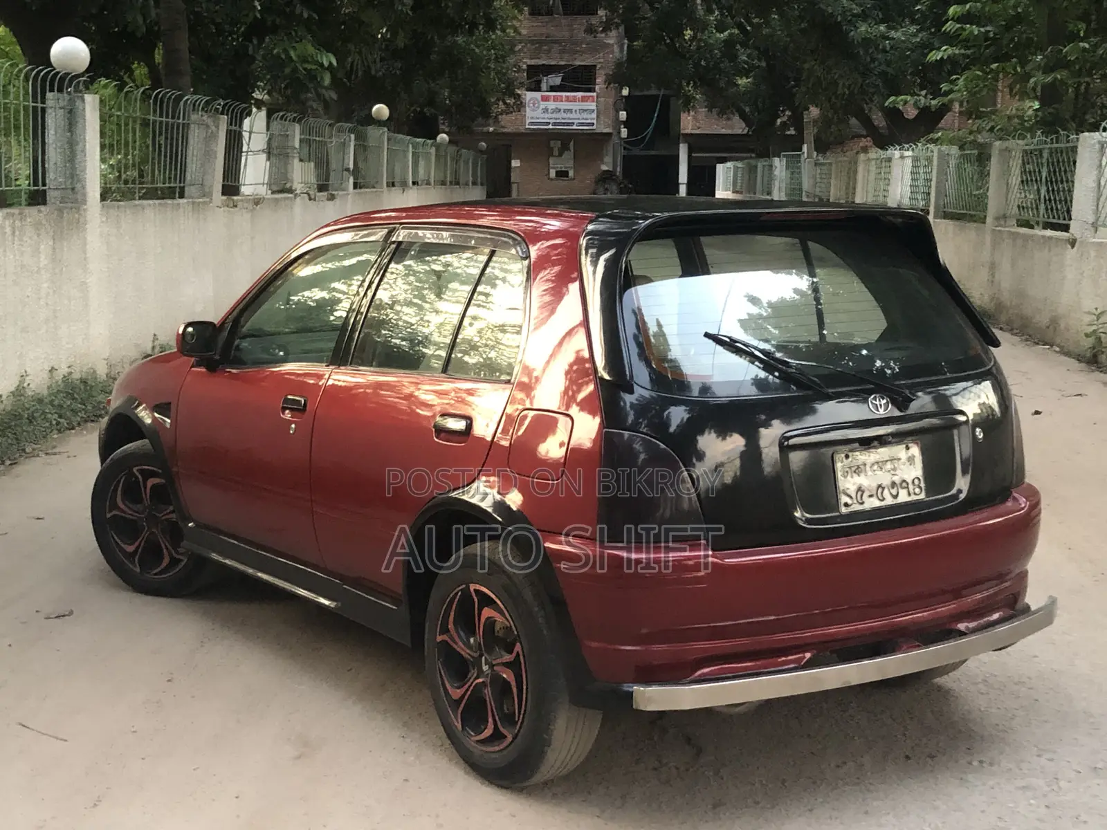Toyota Starlet 1997 Maroon