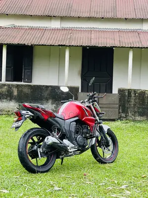 ইয়ামাহা এফজেড ২০১৮ লাল