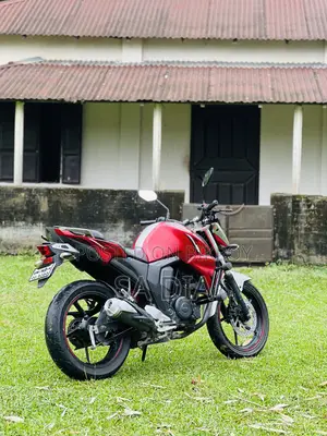 ইয়ামাহা এফজেড ২০১৮ লাল