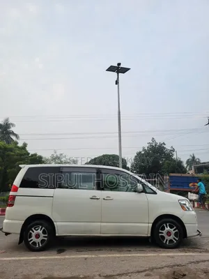 Toyota Noah 2002 White