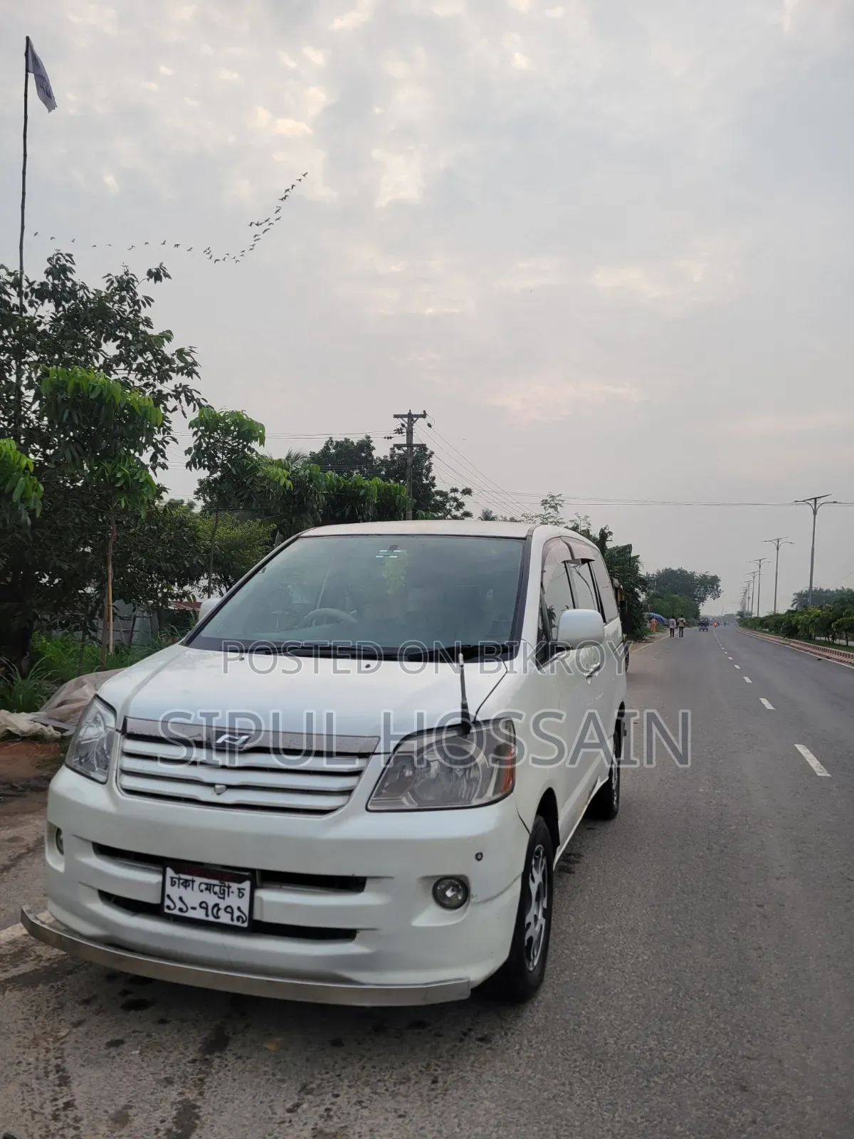 Toyota Noah 2002 White