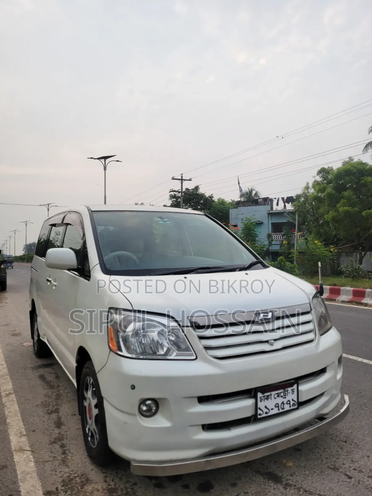 Toyota Noah 2002 White