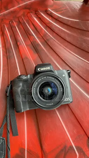 ক্যানন এম৫০ মিররলেস ক্যামেরা