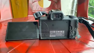 ক্যানন এম৫০ মিররলেস ক্যামেরা