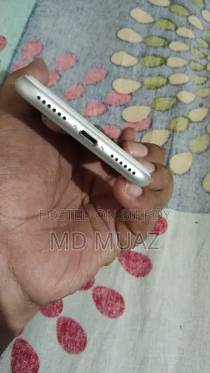 New Apple iPhone 8 64 GB White