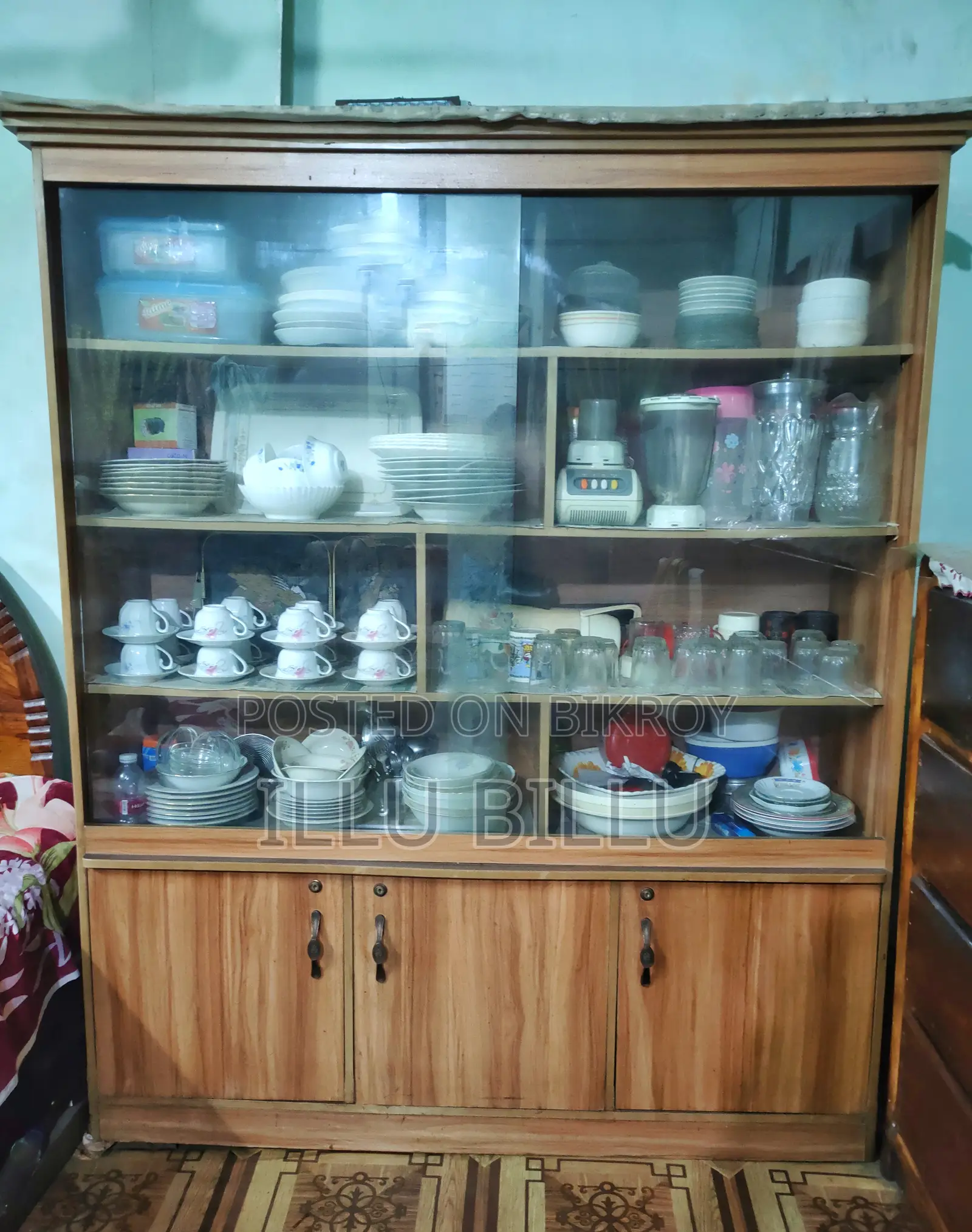 Full fresh Otobi cabinet. Bought 6 months ago.