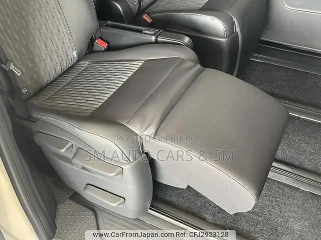 Toyota Noah 2023 Pearl