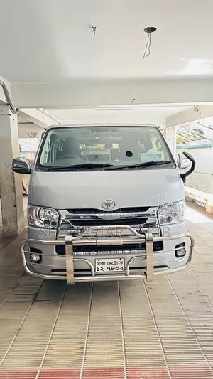 টয়োটা হাইএস ২০১৯ সিলভার
