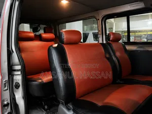 Toyota HiAce 2011 Silver