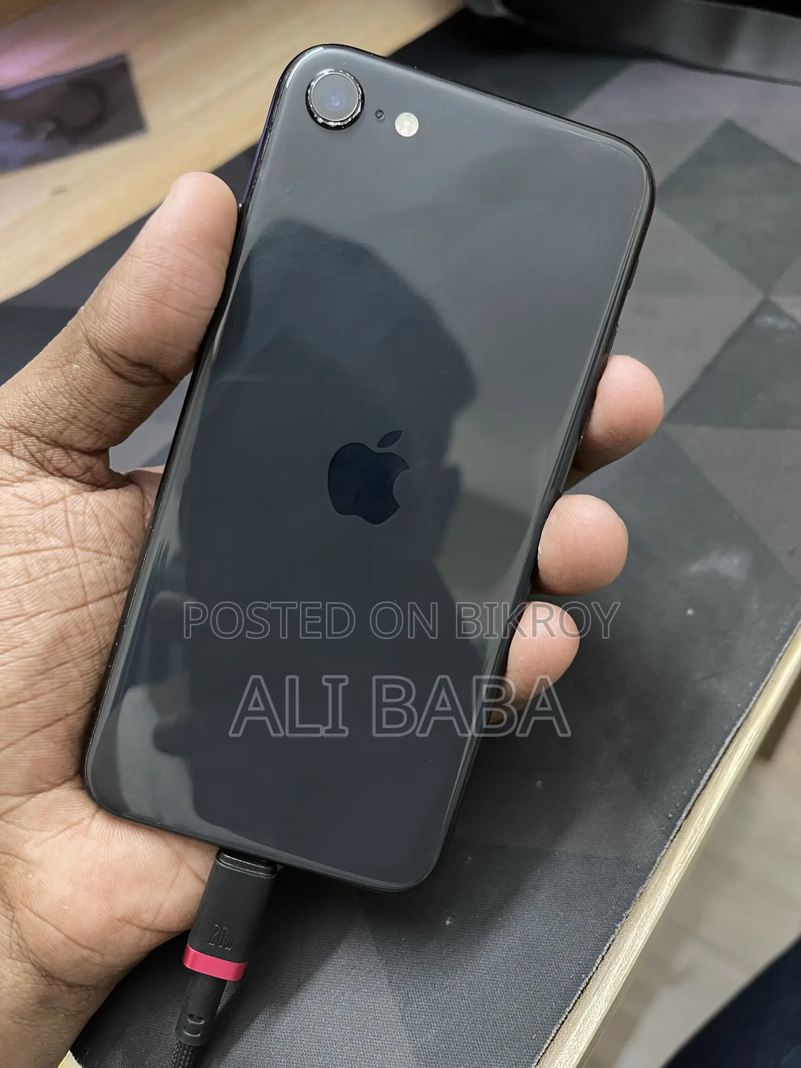 Apple iPhone SE (2020) 64 GB Black