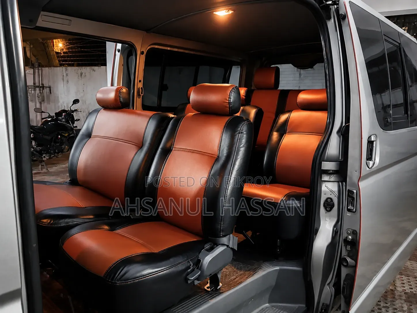Toyota HiAce 2011 Silver