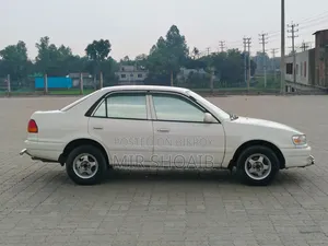 টয়োটা করোলা সেডান অটোমেটিক ১৯৯৬ বেইজ