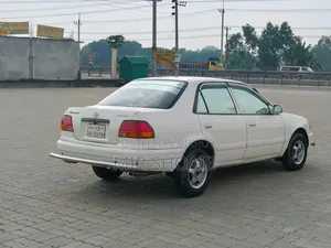 টয়োটা করোলা সেডান অটোমেটিক ১৯৯৬ বেইজ