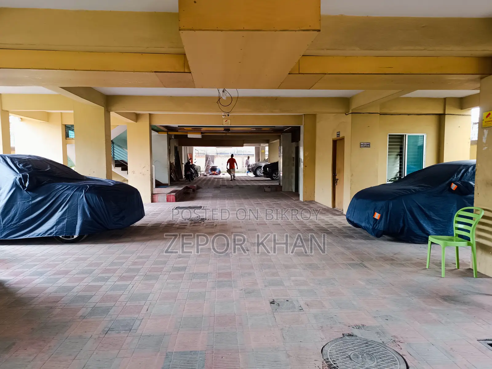 Furnished 4-bedroom Apartment in Uttara for sale