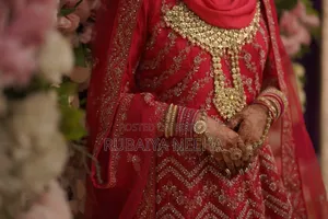 Lehenga/Gown/Dress
