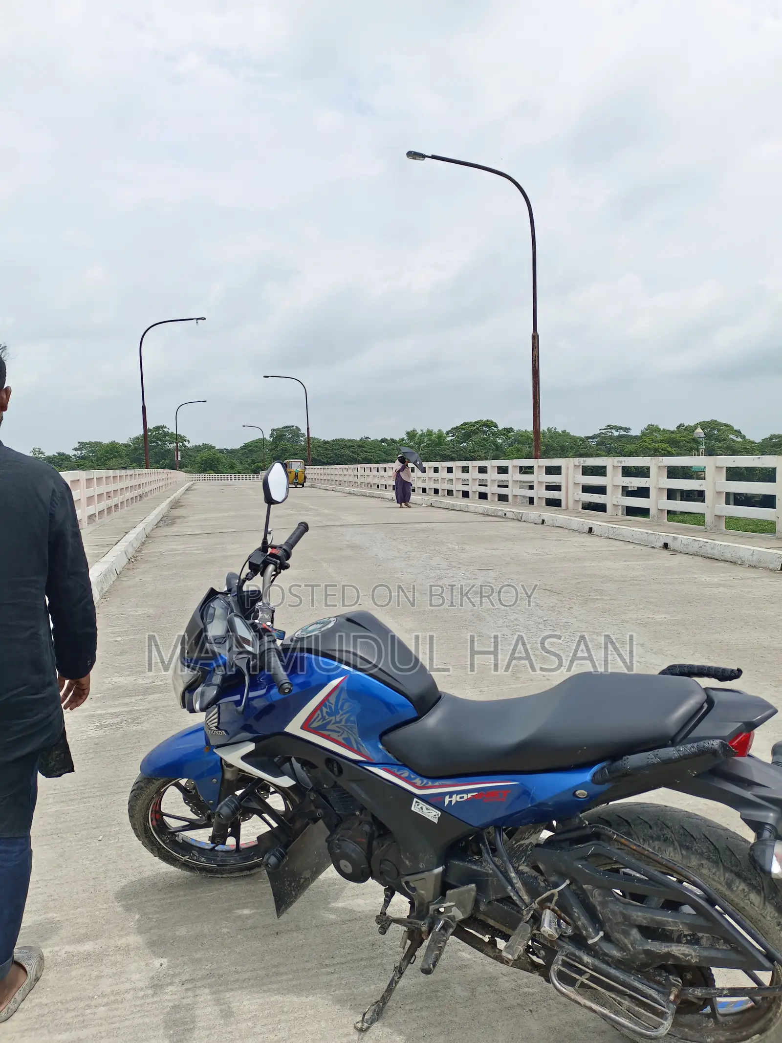 হোন্ডা সিবি ২০১৭ নীল
